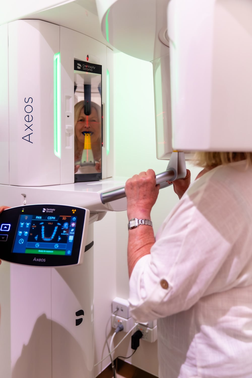 Who Does Digital Smile Design in Mount Waverley?